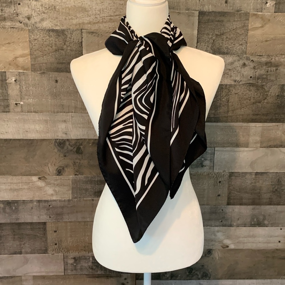 Avon Zebra Scarf - Picture 15 of 16